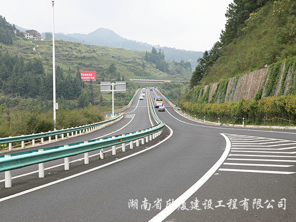 貴州凱雷高速公路路面工程 貴州凱雷高速公路路面工程
